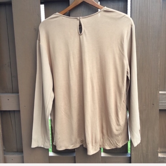 NWOT MNG BASICS camel closed v neck blouse - Picture 4 of 7